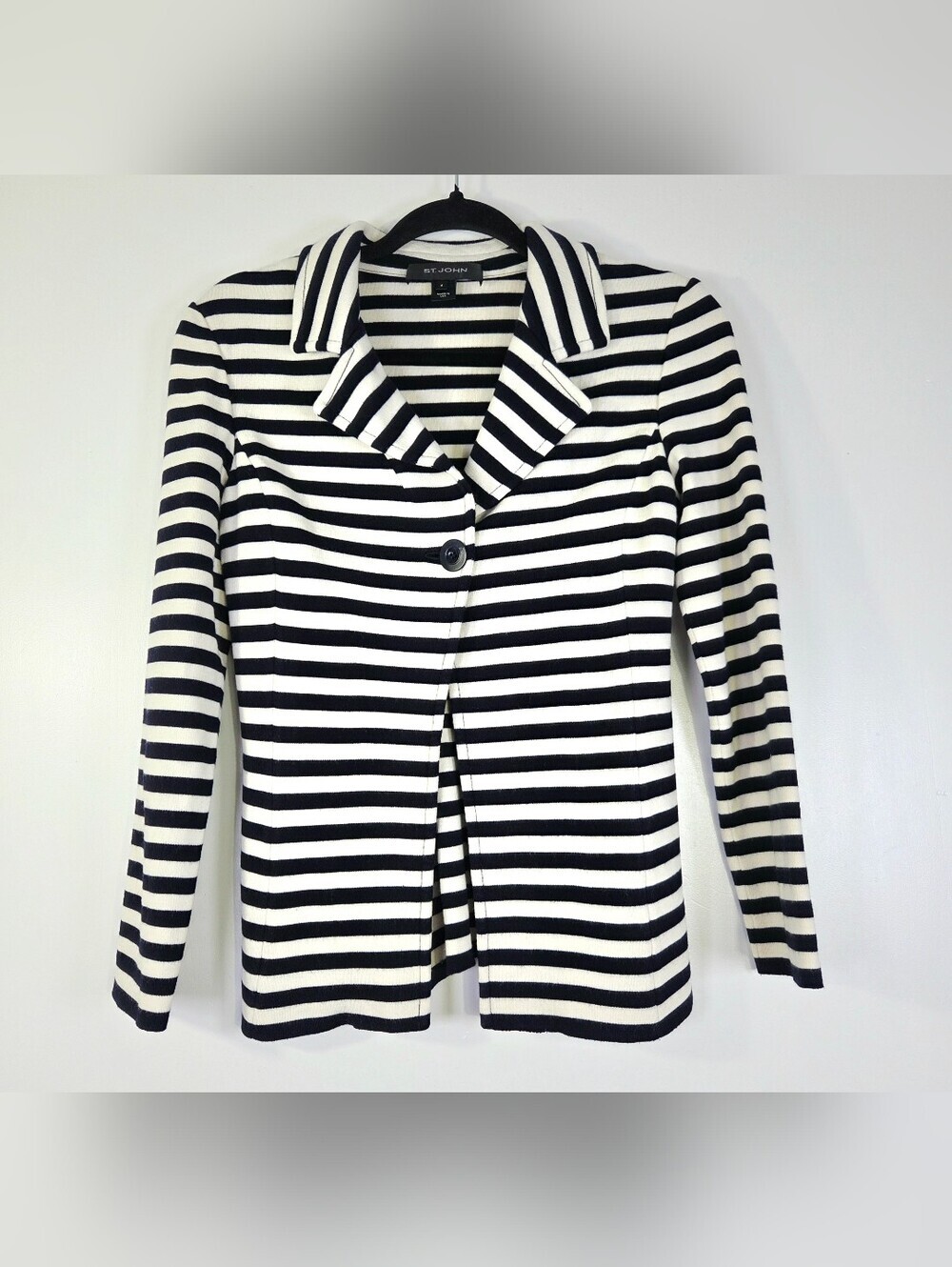ST. JOHN STRIPED WOOL BLEND BLAZER JACKET.